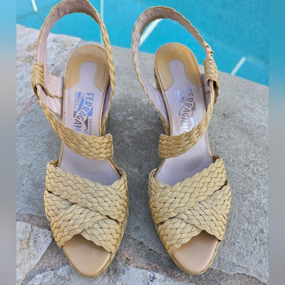 Salvatore Ferragamo Woven Neutral Wedge Sandals Made In Italy- SZ 8B - Picture 11 of 14